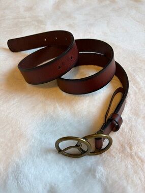 Hollister Women’s Classic Brown Leather Double-Ring Belt
